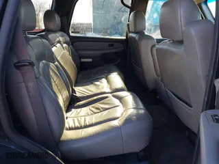 2001 Chevrolet Tahoe LS with VIN 1GNEK13T01J116989, listed as a IAAI auction lot 41871390 with 265,541 mi miles. Bid and sale history available at carsss.com. Image 8.