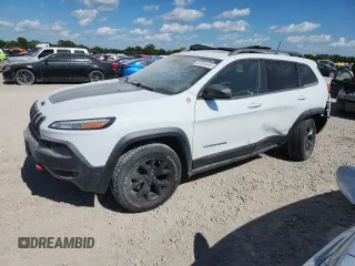 2016 Jeep Cherokee Trailhawk с VIN 1C4PJMBSXGW306700, выставлен на аукционе Copart как лот 62384445 с пробегом 33 362 миль миль и Списание • Salvage title. История ставок и продаж доступна на DreamBid. Изображение 1.
