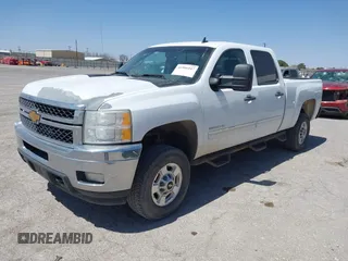 2014 Chevrolet Silverado 2500HD LT with VIN 1GC1CXCG5EF186765, listed as a IAAI auction lot 41906447 with 223,521 mi miles. Bid and sale history available at carsss.com. Image 2.