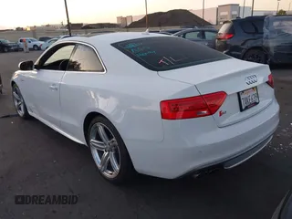 2013 Audi S5 Premium Plus z VIN WAUCGAFR2DA064204, wystawiony jako IAAI lot #42086797 z przebiegiem 113 634 mil mil oraz . Historia ofert i sprzedaży dostępna na DreamBid. Obrazek 3.