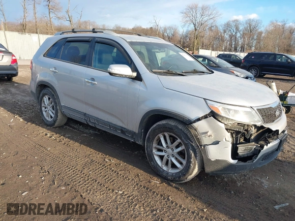 2015 Kia Sorento LX with VIN 5XYKT4A7XFG620814, listed as a IAAI auction lot 41454361 with 155,422 mi miles. Bid and sale history available at carsss.com. Image 1.