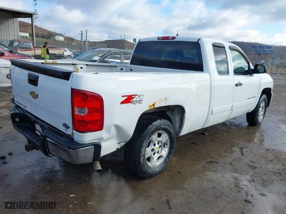2008 Chevrolet Silverado 1500 LT w/1LT with VIN 2GCEK19J081239520, listed as a IAAI auction lot 41688417 with 288,432 mi miles. Bid and sale history available at carsss.com. Image 4.