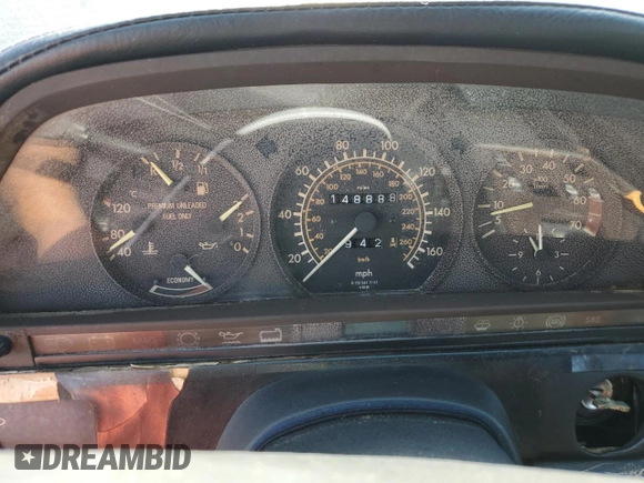 1988 Mercedes-Benz 560 z VIN WDBCA45D3JA417782, wystawiony jako Copart lot #57804865 z przebiegiem 148 888 mil mil oraz Czysty tytuł • Clean title. Historia ofert i sprzedaży dostępna na DreamBid. Obrazek 9.