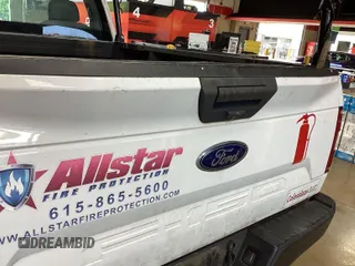 2019 Ford F-150 XL z VIN 1FTMF1CB0KKD36063, wystawiony jako IAAI lot #42459469 z przebiegiem 104 067 mil mil oraz . Historia ofert i sprzedaży dostępna na DreamBid. Obrazek 22.