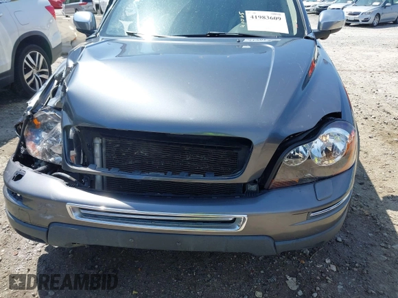 2008 Volvo XC90 V8 with VIN YV4CZ852181464333, listed as a IAAI auction lot 41983609 with 193,377 mi miles. Bid and sale history available at carsss.com. Image 17.