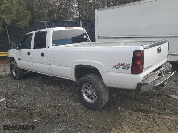 2006 Chevrolet Silverado 2500HD Work Truck with VIN 1GCHK23256F116791, listed as a Copart auction lot 82002874 with 274,998 mi miles and Salvage Title. Bid and sale history available at carsss.com. Image 2.