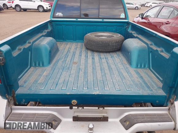 1994 Chevrolet S-10 LS with VIN 1GCCS19W4R8181235, listed as a IAAI auction lot 41710054 with 203,150 mi miles and . Bid and sale history available at DreamBid. Image 13.