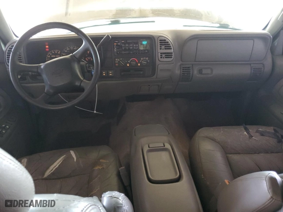 1999 Chevrolet Suburban with VIN 3GNFK16R3XG217135, listed as a Copart auction lot 52558125 with 200,002 mi miles and Clean Title. Bid and sale history available at carsss.com. Image 8.