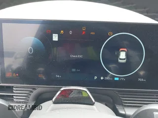 2025 Hyundai Ioniq 5 z VIN 7YAKN4DA4SY008488, wystawiony jako IAAI lot #42460932 z przebiegiem 703 mil mil oraz . Historia ofert i sprzedaży dostępna na DreamBid. Obrazek 7.