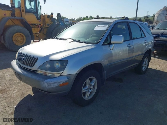 2000 Lexus RX 300 with VIN JT6HF10UXY0157466, listed as a IAAI auction lot 41990016 with 203,384 mi miles. Bid and sale history available at carsss.com. Image 2.
