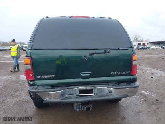 2002 Chevrolet Tahoe LT with VIN 1GNEK13Z22J154097, listed as a IAAI auction lot 41913119 with 243,978 mi miles. Bid and sale history available at carsss.com. Image 6.