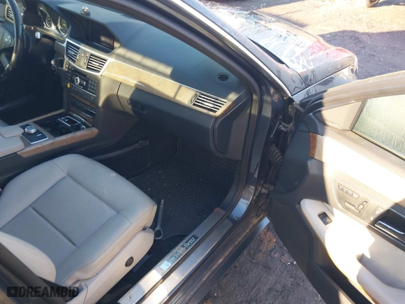 2011 Mercedes-Benz E-Class E 350 Luxury BlueTEC with VIN WDDHF2EB5BA350475, listed as a IAAI auction lot 41777123 with 154,730 mi miles. Bid and sale history available at carsss.com. Image 5.