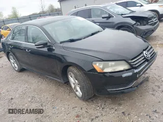 2014 Volkswagen Passat SE z VIN 1VWBN7A39EC057845, wystawiony jako IAAI lot #41959375 z przebiegiem 90 168 mil mil oraz . Historia ofert i sprzedaży dostępna na DreamBid. Obrazek 1.