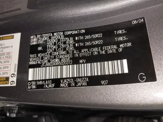 2024 Lexus GX with VIN JTJVBCDXXR5020312, listed as a IAAI auction lot 41125655 with 422 mi miles. Bid and sale history available at carsss.com. Image 9.
