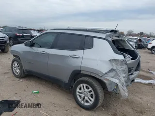 2018 Jeep Compass Sport with VIN 3C4NJCAB0JT250928, listed as a IAAI auction lot 41408079 with 110,422 mi miles. Bid and sale history available at carsss.com. Image 3.