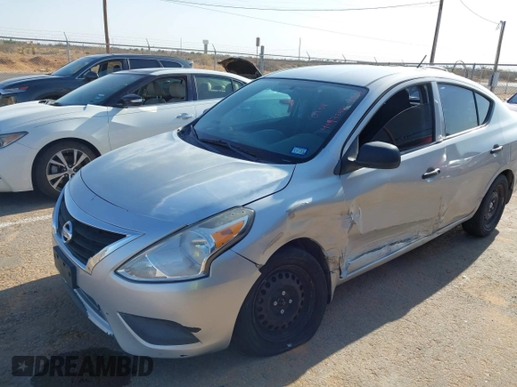 2015 Nissan Versa SV with VIN 3N1CN7AP7FL940992, listed as a IAAI auction lot 41972981 with 92,304 mi miles. Bid and sale history available at carsss.com. Image 6.