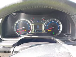 2018 Toyota 4Runner SR5 z VIN JTEBU5JR7J5529002, wystawiony jako IAAI lot #42238283 z przebiegiem 19 243 mil mil oraz . Historia ofert i sprzedaży dostępna na DreamBid. Obrazek 7.
