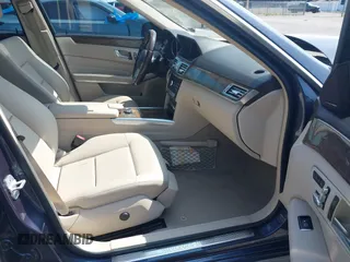 2016 Mercedes-Benz E 350 Luxury z VIN WDDHF8JB4GB232945, wystawiony jako IAAI lot #42396845 z przebiegiem 78 534 mil mil oraz . Historia ofert i sprzedaży dostępna na DreamBid. Obrazek 5.