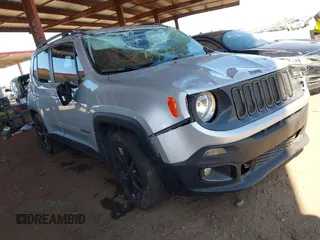 2017 Jeep Renegade Altitude z VIN ZACCJABB2HPE69479, wystawiony jako IAAI lot #42233591 z przebiegiem 39 763 mil mil oraz . Historia ofert i sprzedaży dostępna na DreamBid. Obrazek 1.