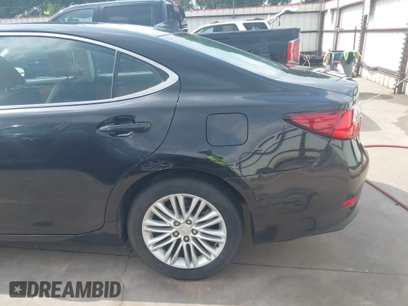 2016 Lexus ES with VIN 58ABK1GG0GU004813, listed as a IAAI auction lot 42114069 with 111,622 mi miles. Bid and sale history available at carsss.com. Image 19.