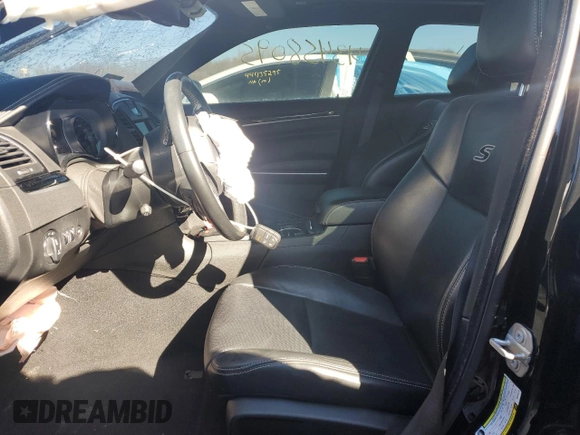 2019 Chrysler 300 with VIN 2C3CCABG1KH548418, listed as a Copart auction lot 43458095 with 61,033 mi miles and Salvage Title. Bid and sale history available at carsss.com. Image 7.