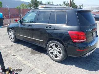 2013 Mercedes-Benz GLK-Class GLK 350 with VIN WDCGG5HB7DG026938, listed as a IAAI auction lot 42096460 with 271,577 mi miles. Bid and sale history available at carsss.com. Image 3.