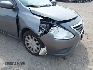 2016 Nissan Versa S z VIN 3N1CN7AP9GL829345, wystawiony jako IAAI lot #42441630 z przebiegiem 147 607 mil mil oraz . Historia ofert i sprzedaży dostępna na DreamBid. Obrazek 6.