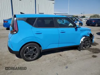 2024 Kia Soul EX with VIN KNDJ33AU8R7223227, listed as a Copart auction lot 70859804 with 6,739 mi miles and Salvage Title. Bid and sale history available at carsss.com. Image 3.