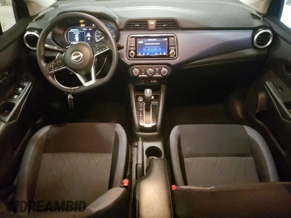 2023 Nissan Versa SV z VIN 3N1CN8EV4PL860789, wystawiony jako Copart lot #57871625 z przebiegiem 53 008 mil mil oraz Czysty tytuł • Clean title. Historia ofert i sprzedaży dostępna na DreamBid. Obrazek 8.