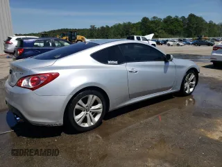 2010 Hyundai Genesis Coupe z VIN KMHHT6KD8AU028681, wystawiony jako Copart lot #52530985 z przebiegiem 112 575 mil mil oraz Szkoda całkowita • Salvage title. Historia ofert i sprzedaży dostępna na DreamBid. Obrazek 3.