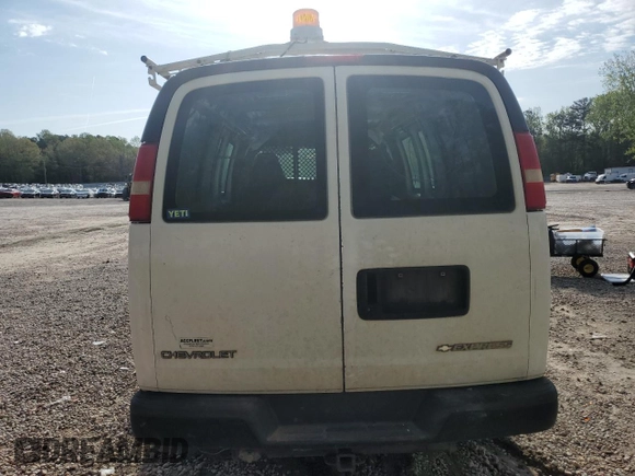 2006 Chevrolet Express Cargo z VIN 1GCGG25V461187613, wystawiony jako Copart lot #52344335 z przebiegiem Nie podano mil oraz Szkoda całkowita • Salvage title. Historia ofert i sprzedaży dostępna na DreamBid. Obrazek 6.