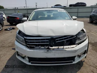 2017 Volkswagen Passat SE z VIN 1VWGT7A37HC032927, wystawiony jako Copart lot #60321125 z przebiegiem 208 231 mil mil oraz Szkoda całkowita • Salvage title. Historia ofert i sprzedaży dostępna na DreamBid. Obrazek 5.