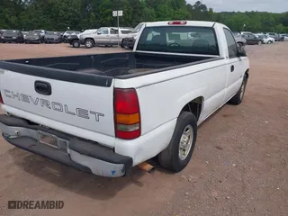 2000 Chevrolet Silverado 1500 with VIN 1GCEC14W4YE188134, listed as a IAAI auction lot 41994005 with 206,909 mi miles. Bid and sale history available at carsss.com. Image 4.