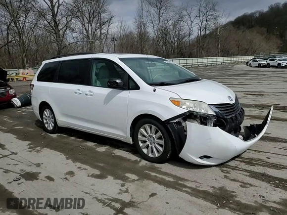 2012 Toyota Sienna XLE z VIN 5TDDK3DC6CS043440, wystawiony jako Copart lot #50408865 z przebiegiem 229 239 mil mil oraz Szkoda całkowita • Salvage title. Historia ofert i sprzedaży dostępna na DreamBid. Obrazek 11.