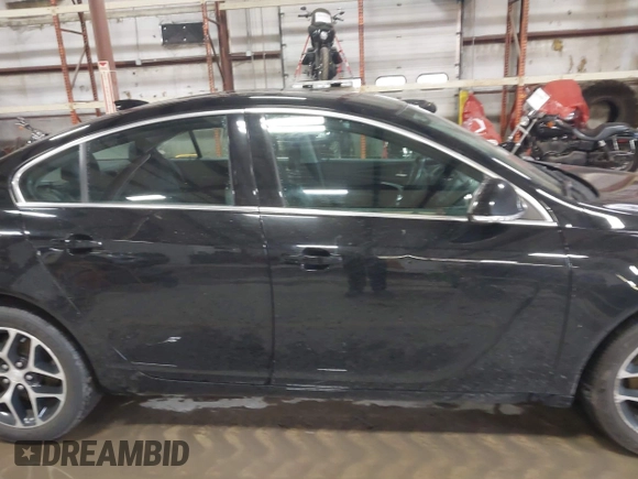 2017 Buick Regal Sport Touring with VIN 2G4GL5EX1H9101733, listed as a IAAI auction lot 41839210 with 122,890 mi miles. Bid and sale history available at carsss.com. Image 13.