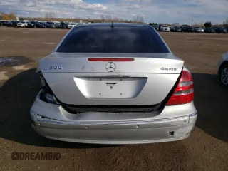 2005 Mercedes-Benz E 500 z VIN WDBUF83J45X182589, wystawiony jako Copart lot #78574024 z przebiegiem 74 054 mil mil oraz Szkoda całkowita • Salvage title. Historia ofert i sprzedaży dostępna na DreamBid. Obrazek 6.