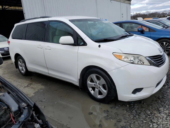 2013 Toyota Sienna LE AAS with VIN 5TDKK3DC6DS328311, listed as a Copart auction lot 80365703 with 81,873 mi miles and Salvage Title. Bid and sale history available at carsss.com. Image 4.