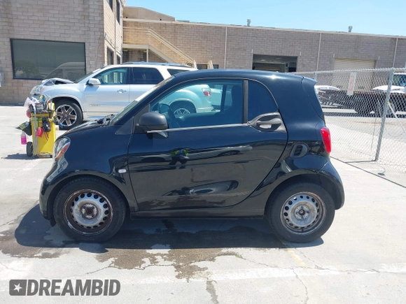 2016 Smart fortwo Passion with VIN WMEFJ5DA7GK068111, listed as a IAAI auction lot 42260953 with 87,115 mi miles and . Bid and sale history available at DreamBid. Image 14.