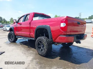 2017 Toyota Tundra SR z VIN 5TFUY5F10HX677527, wystawiony jako IAAI lot #42157357 z przebiegiem 43 111 mil mil oraz . Historia ofert i sprzedaży dostępna na DreamBid. Obrazek 3.