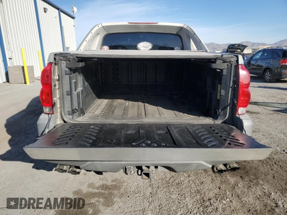 2002 Chevrolet Avalanche z VIN 3GNEC13T62G249465, wystawiony jako Copart lot #84878094 z przebiegiem 209 864 mil mil oraz Czysty tytuł • Clean title. Historia ofert i sprzedaży dostępna na DreamBid. Obrazek 6.