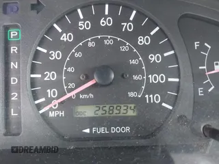 1998 Toyota Sienna LE with VIN 4T3ZF13C5WU010268, listed as a IAAI auction lot 42100402 with 258,934 mi miles. Bid and sale history available at carsss.com. Image 7.