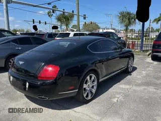 2008 Bentley Continental GT z VIN SCBCR73W78C057367, wystawiony jako Copart lot #46643665 z przebiegiem 84 373 mil mil oraz Czysty tytuł • Clean title. Historia ofert i sprzedaży dostępna na DreamBid. Obrazek 4.