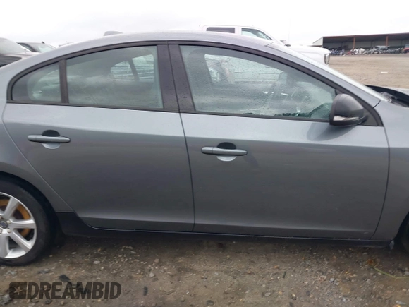 2016 Volvo S60 T5 Drive-E z VIN YV126MFJ2G2406126, wystawiony jako IAAI lot #41967696 z przebiegiem 122 884 mil mil oraz . Historia ofert i sprzedaży dostępna na DreamBid. Obrazek 13.