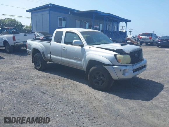 2006 Toyota Tacoma with VIN 5TEUU42N46Z286272, listed as a IAAI auction lot 41518642 with 243,142 mi miles. Bid and sale history available at carsss.com. Image 1.