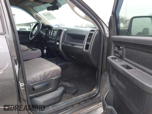 2018 Ram 2500 Tradesman with VIN 3C6UR5HL5JG166828, listed as a IAAI auction lot 41611085 with 151,716 mi miles. Bid and sale history available at carsss.com. Image 5.