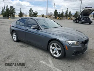2015 BMW 3 Series 328i z VIN WBA3C1C59FK122223, wystawiony jako Copart lot #56991615 z przebiegiem 83 519 mil mil oraz Szkoda całkowita • Salvage title. Historia ofert i sprzedaży dostępna na DreamBid. Obrazek 4.