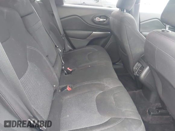 2019 Jeep Cherokee Latitude z VIN 1C4PJLCB2KD120503, wystawiony jako IAAI lot #42206232 z przebiegiem 115 714 mil mil oraz . Historia ofert i sprzedaży dostępna na DreamBid. Obrazek 8.
