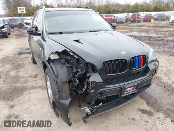 2013 BMW X5 xDrive50i с VIN 5UXZV8C54DL426713, выставлен на аукционе IAAI как лот 41742982 с пробегом 103 208 миль миль и . История ставок и продаж доступна на DreamBid. Изображение 1.