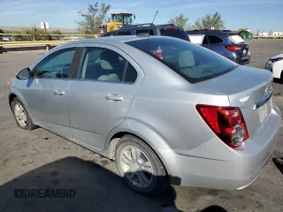 2016 Chevrolet Sonic LT z VIN 1G1JC5SH9G4180053, wystawiony jako Copart lot #77153444 z przebiegiem 72 482 mil mil oraz Nie do naprawy • Non repairable. Historia ofert i sprzedaży dostępna na DreamBid. Obrazek 2.