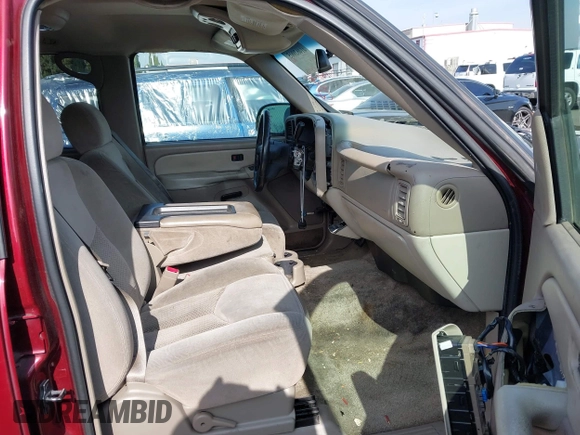 2003 Chevrolet Suburban LT with VIN 1GNEC16Z93J123780, listed as a IAAI auction lot 41462005 with 162,498 mi miles. Bid and sale history available at carsss.com. Image 5.